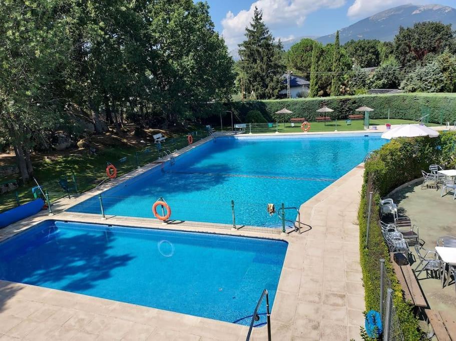 Chalet De 5 Habitaciones En La Sierra De Madrid El Olivo De Miraflores Miraflores de la Sierra Bagian luar foto
